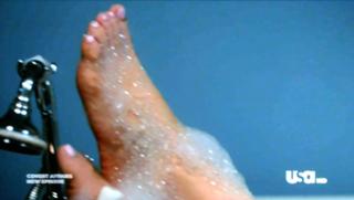 Piper Perabo feet photo thumbnail