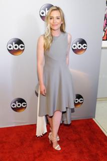 Piper Perabo feet photo thumbnail