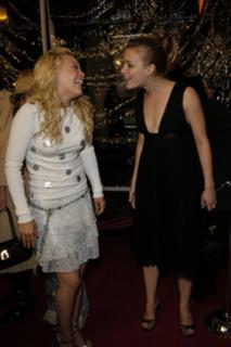 Piper Perabo feet photo thumbnail
