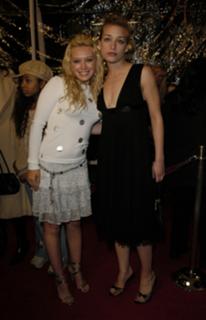 Piper Perabo feet photo thumbnail