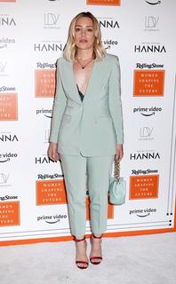 Piper Perabo feet photo thumbnail