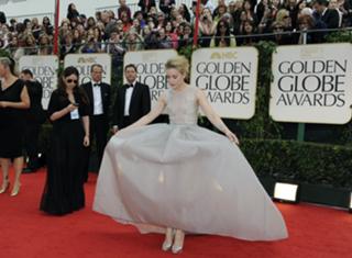 Piper Perabo feet photo thumbnail