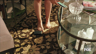 Piper Perabo feet photo thumbnail