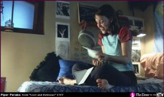Piper Perabo feet photo thumbnail
