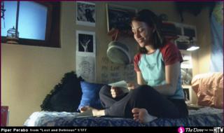 Piper Perabo feet photo thumbnail