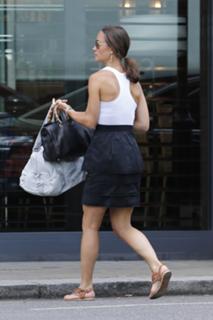 Pippa Middleton feet photo thumbnail