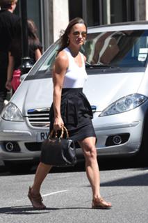 Pippa Middleton feet photo thumbnail