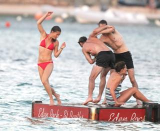 Pippa Middleton feet photo thumbnail