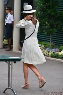 Pippa Middleton feet photo thumbnail