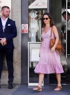 Pippa Middleton feet photo thumbnail