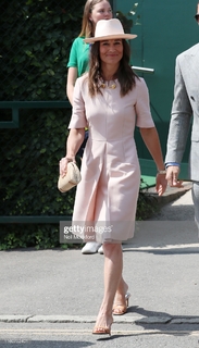 Pippa Middleton feet photo thumbnail