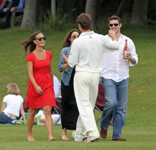 Pippa Middleton feet photo thumbnail