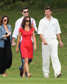 Pippa Middleton feet photo thumbnail