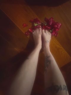 Pitty feet photo 5