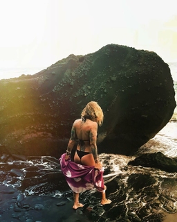 Pixie Acia feet photo 2