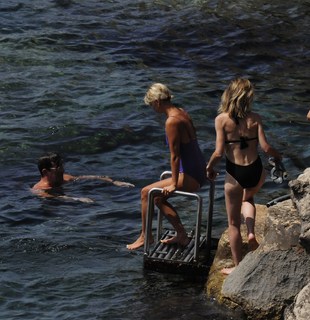 Pixie Geldof feet photo 19