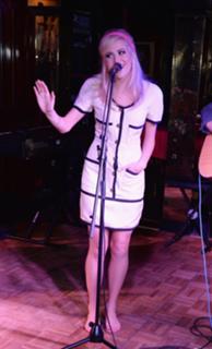 Pixie Lott feet photo thumbnail