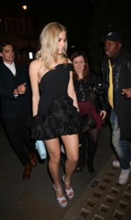 Pixie Lott feet photo thumbnail
