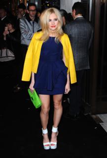 Pixie Lott feet photo thumbnail