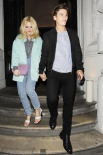 Pixie Lott feet photo thumbnail