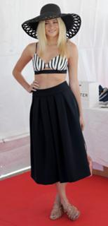 Pixie Lott feet photo thumbnail