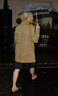 Pixie Lott feet photo thumbnail