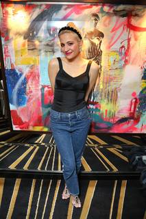 Pixie Lott feet photo thumbnail