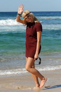 Pixie Lott feet photo thumbnail