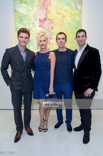 Pixie Lott feet photo thumbnail