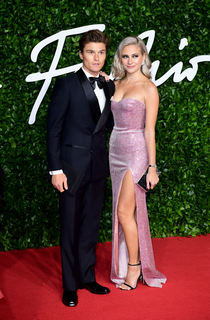 Pixie Lott feet photo thumbnail