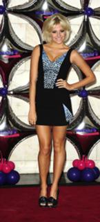 Pixie Lott feet photo thumbnail