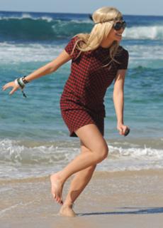Pixie Lott feet photo thumbnail