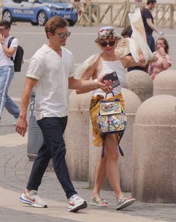 Pixie Lott feet photo thumbnail