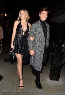 Pixie Lott feet photo thumbnail