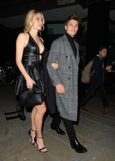Pixie Lott feet photo thumbnail