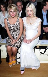 Pixie Lott feet photo thumbnail
