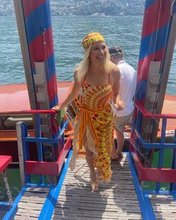 Pixie Lott feet photo thumbnail