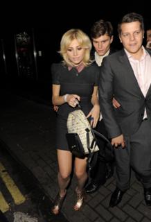 Pixie Lott feet photo thumbnail