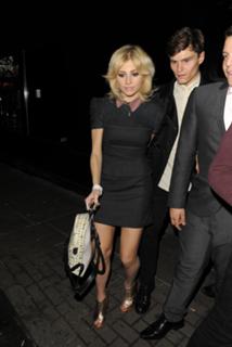 Pixie Lott feet photo thumbnail