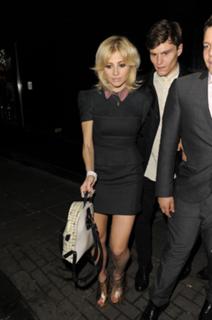 Pixie Lott feet photo thumbnail