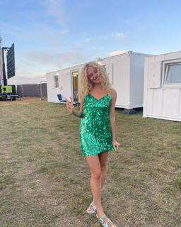Pixie Lott feet photo thumbnail