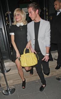 Pixie Lott feet photo thumbnail