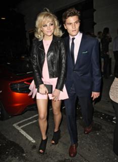 Pixie Lott feet photo thumbnail