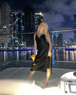 Pixie Lott feet photo thumbnail