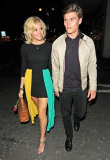 Pixie Lott feet photo thumbnail
