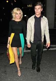 Pixie Lott feet photo thumbnail