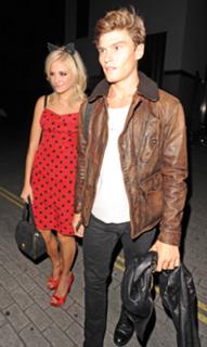 Pixie Lott feet photo thumbnail