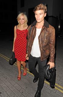 Pixie Lott feet photo thumbnail