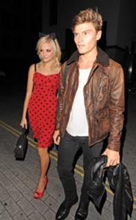 Pixie Lott feet photo thumbnail