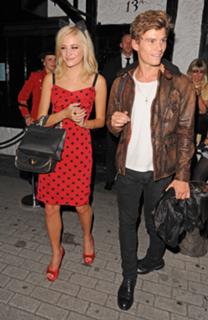 Pixie Lott feet photo thumbnail